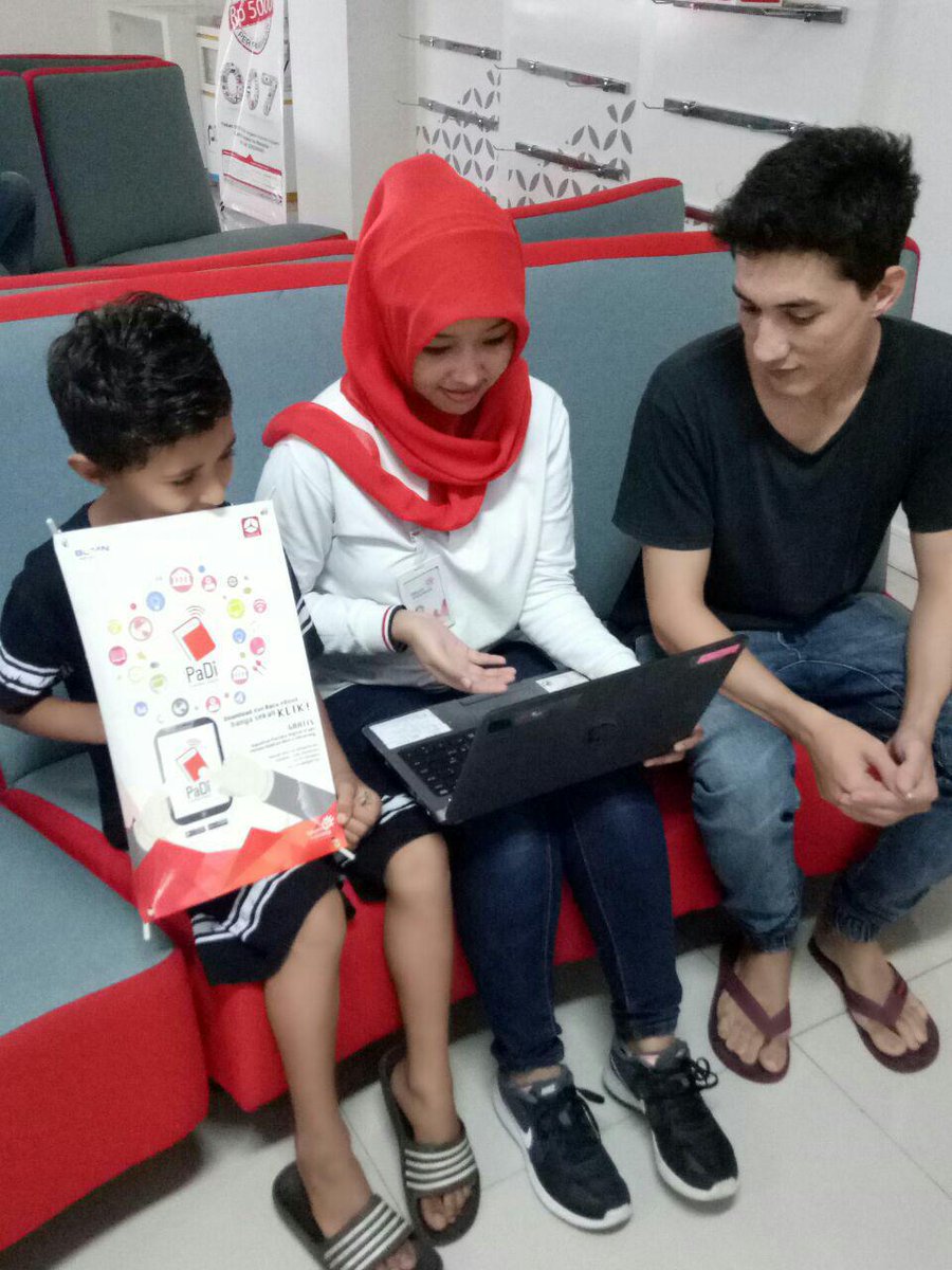 sheffysyafrida's tweet photo. Bersama PADI cerdaskan anak bangsa #bumnhadiruntuknegeri @Synergy_Telkom #paditreg2 #plasameruya https://t.co/0v38AEqhWI