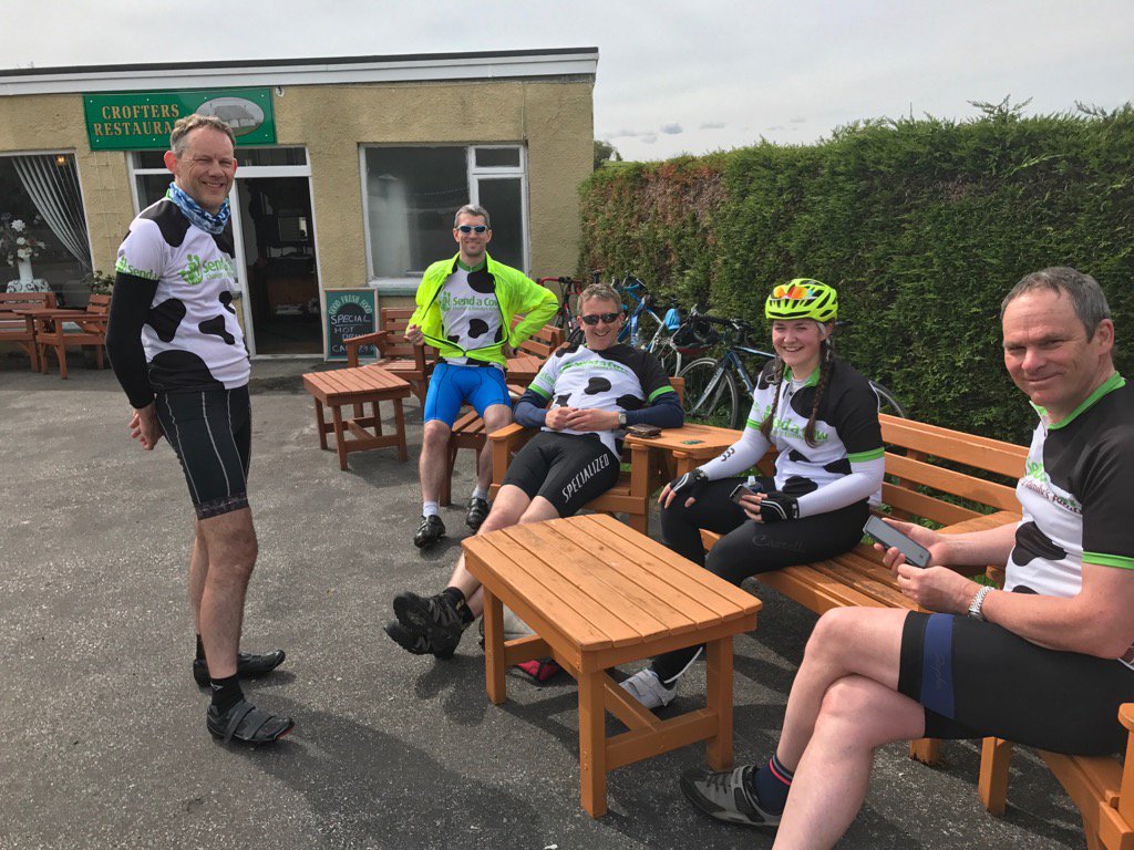 andrew_cobner's tweet photo. Coffee break in Lairg @SendaCow @theBCVA https://t.co/lhhrOSc2wE