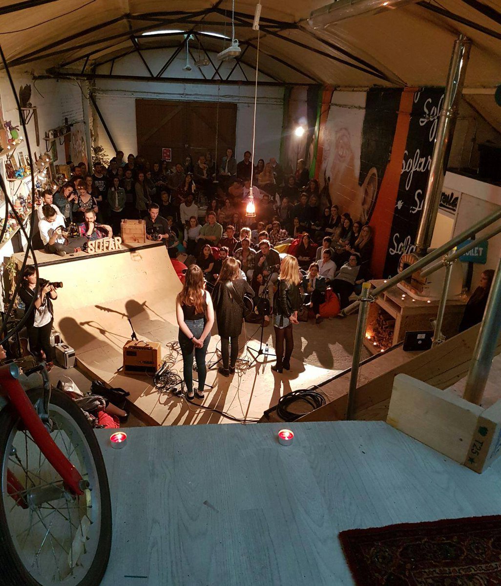 ClareOHanlon1's tweet photo. Privilege to MC @SofarDublin last night. #Lowli @RosaNutty @BARQ_music @Ham_Sandwich in @alloutdesign. ❤️💚💙 @jamesonwhiskey @Deliveroo_IE https://t.co/IeIx2Z2dic