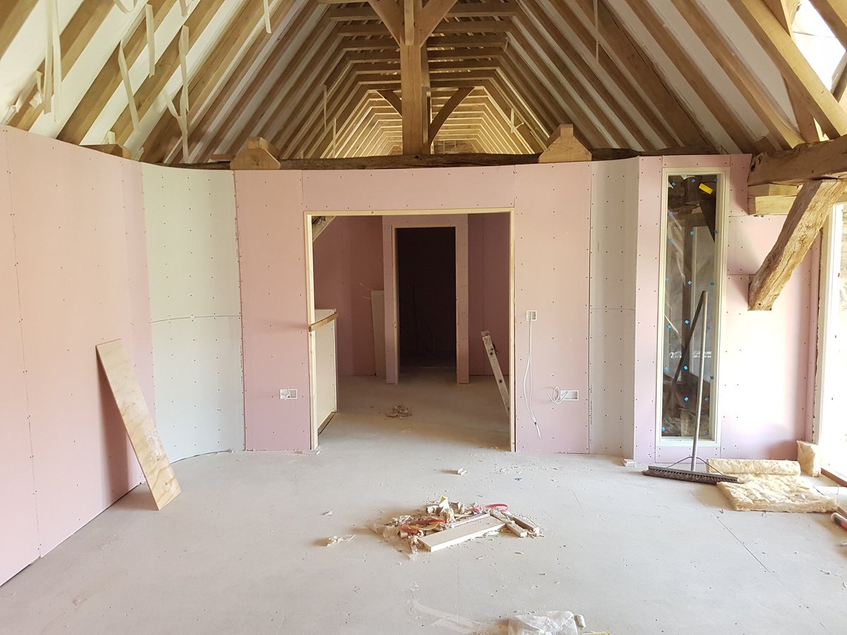 CurrierPlasteri's tweet photo. New technology in old buildings #sprayingmakessense #fasterplaster https://t.co/BgZWEuzRjW