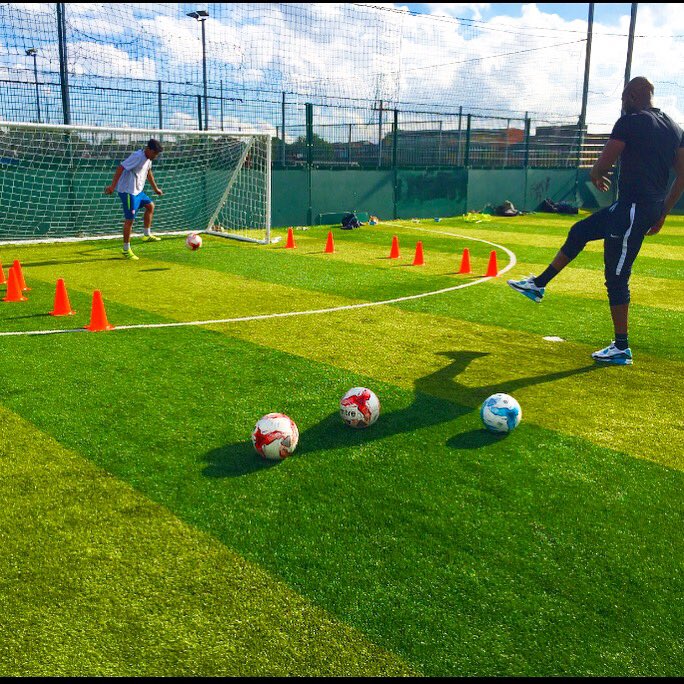 LeoncortLCFA's tweet photo. First touch! Firing the ball at him for 20 mins ( with breaks ) so it comes naturally to him. The improvement on his touch is eye opening ⚽️ https://t.co/SRq8u9XJR5
