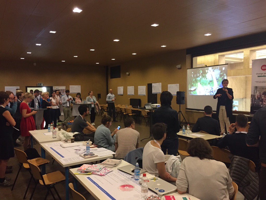 BartWuyts_Blend's tweet photo. Digital Champion Belgium Saskia Van Uffelen op Digital Slkills Fair in Bxl. @digidak #inclusion #innovatiemotorSPK https://t.co/xSSrwolCOj