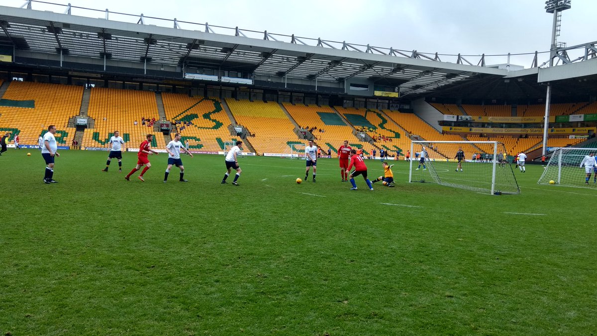 MerrickHill's tweet photo. And we're underway at last! @AvivaBrokerUK #broker6s https://t.co/wsleKB76Dz