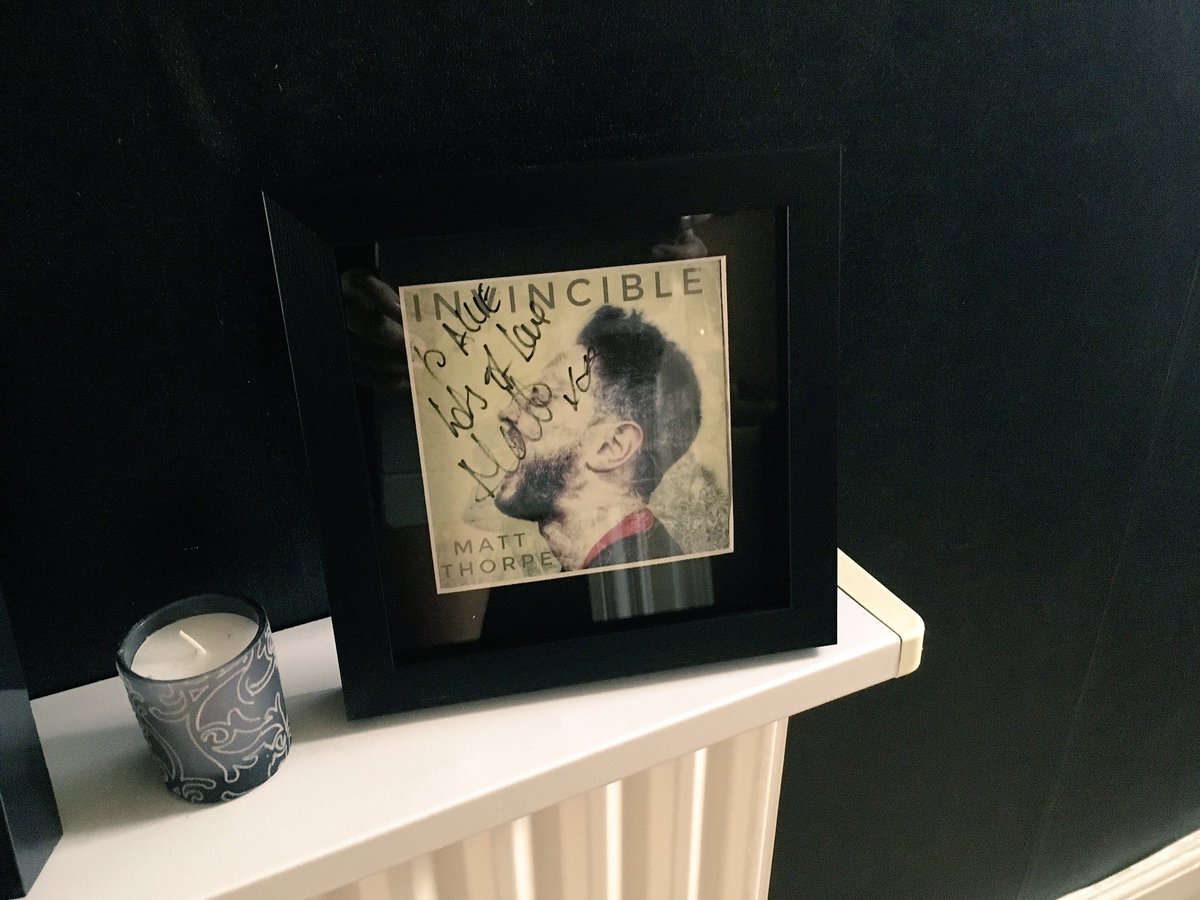 TheMissAliQ's tweet photo. @mattthorpe86 loving my new pic frames👌🏼♥️ #ALLIE 🤣 #memories #InvincibleEP #heyfeelsreal 🙌🏼 https://t.co/BIjfQ1vANn