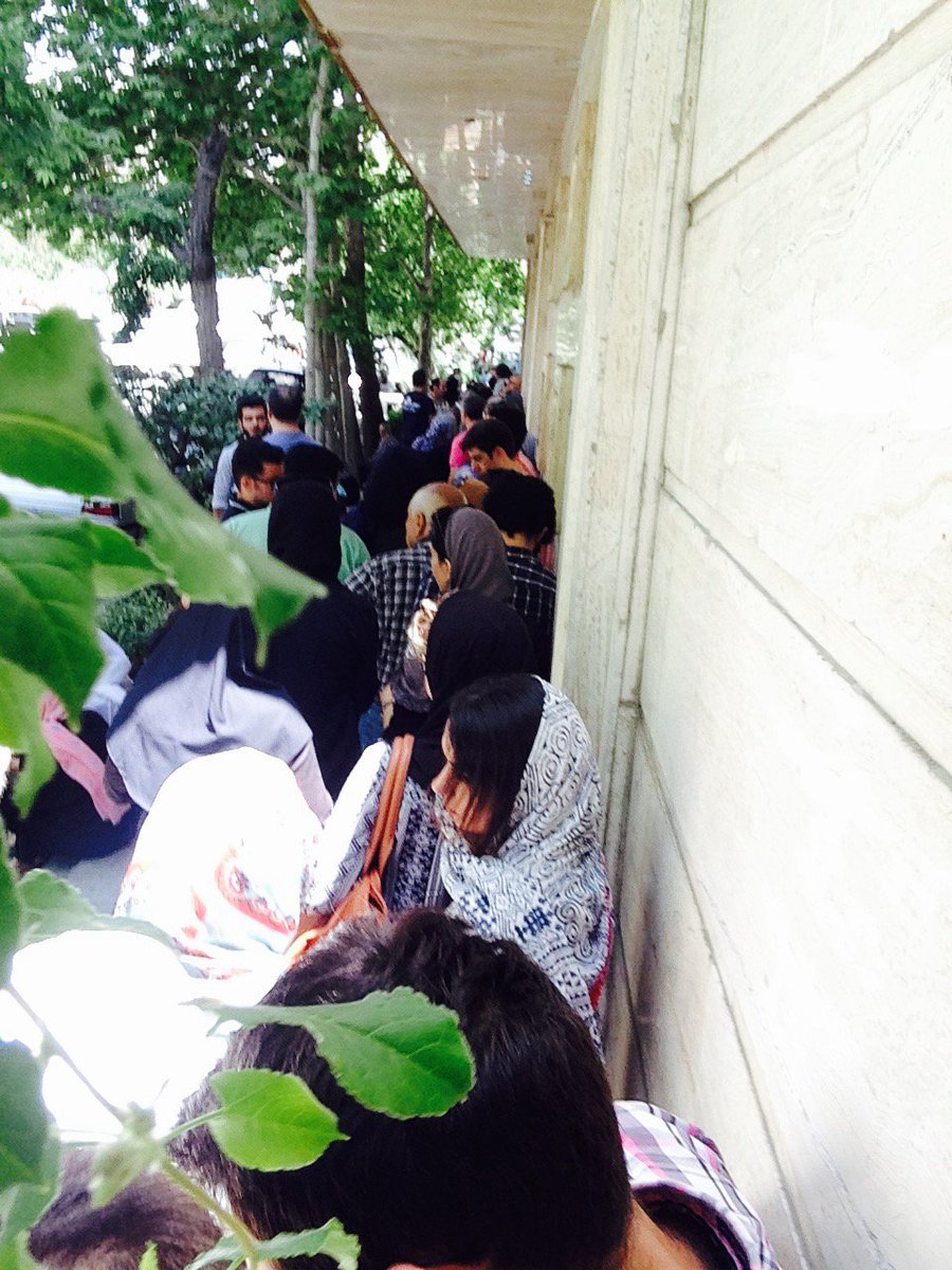 s_o_m_a_yehnaz's tweet photo. Voted after ~3hours standing in the row! #Iran #Presidental_Election #Election96 #انتخابات96 #IranElections2017 #Today #iranElection https://t.co/wd68MipY8J