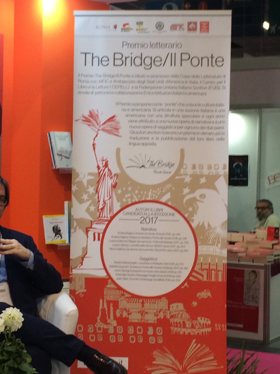 Con #mariaidagaeta parliamo del #premioThebridge nel quale ci siamo con <a href="/AIFIC/">AIFIC</a> e <a href="/CasaLetterature/">Casa Letterature</a> #SalTo30 #salonedellibro #SalToFuis