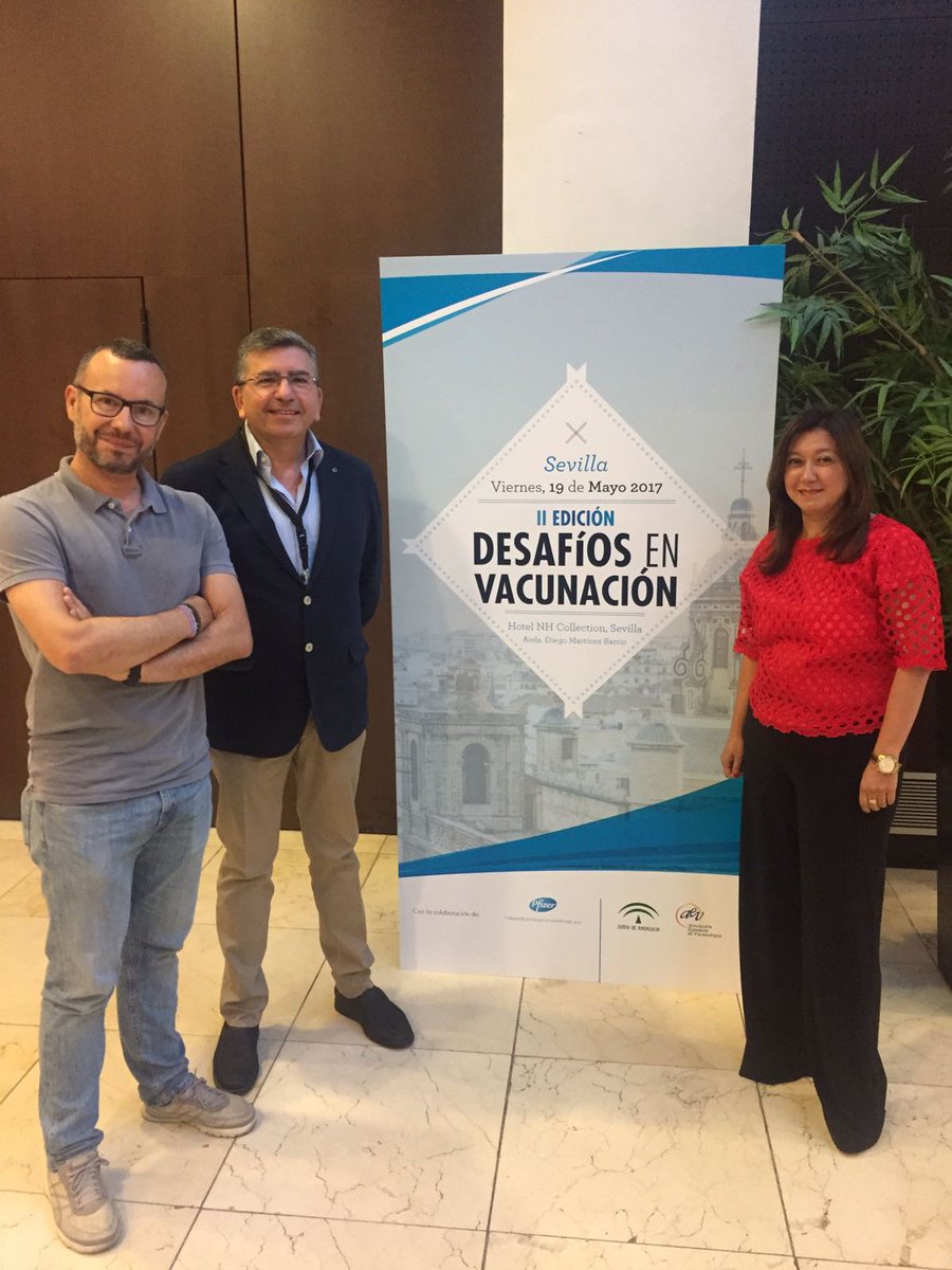 asanec's tweet photo. Hoy 'Desafíos en #vacunas'; nuestra vice Mª José Molina con 2 grandes en vacunas: José Ponce y @adolfodiazgil , enfermeros de familia 😃 https://t.co/Sg27FR8xFU