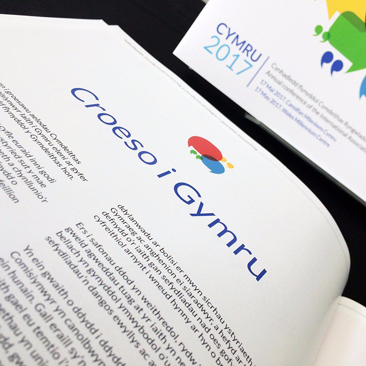 Waters_Creative's tweet photo. Llongyfarchiadau i @ComyGymraeg ar achlysur llwyddianus. Mae’r tîm wedi mwynhau dylunio’r rhaglenni #IALC2017 https://t.co/BnmF7PIWXh