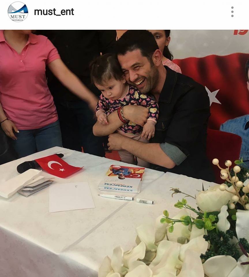 TsiriSani's tweet photo. @keremcemcomtr #keremcem #yeni #today #new #miniconsert https://t.co/iPfJYnGhjb