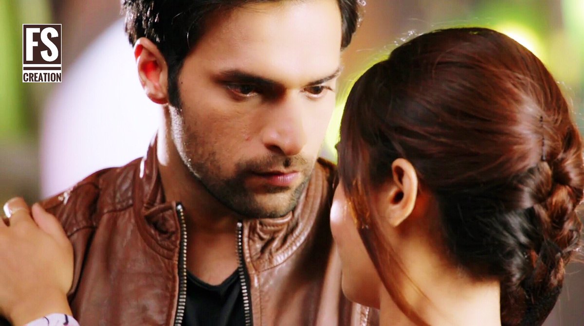 Fattu_93's tweet photo. ∂α ωαу нє 👉🏻@ShaleenMalhotra👈🏻 ℓσσкє∂,кιℓℓѕ мєє ....💘💘💘 #IwishIwasDatEyezUlookedIn🙈🖤❤️💋 #DatPic😍😍🦋🦋🦋 https://t.co/4nAUDoO6EX
