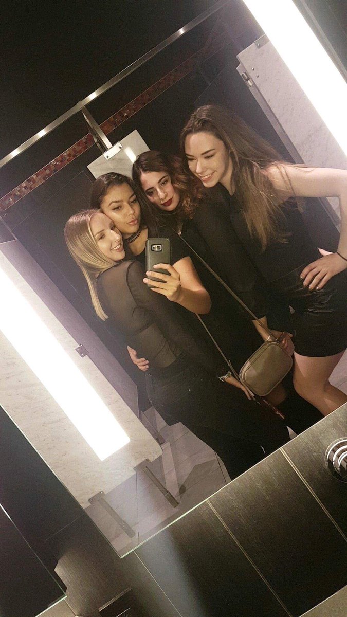 vivianlove25's tweet photo. @taylormcl12 happy birthday Tay 🎉 I hope it's hella fun and you have a fantastic time 💕 https://t.co/yiMMGxODsi