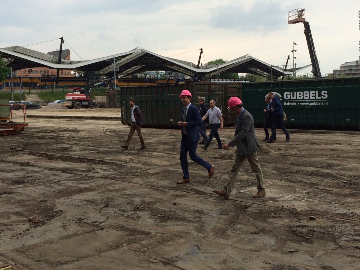 Spoorzone013's tweet photo. Vandaag het startschot voor de renovatie @lochal013 met alle partners, huurders en betrokkenen. https://t.co/tj5VPFBt1Z