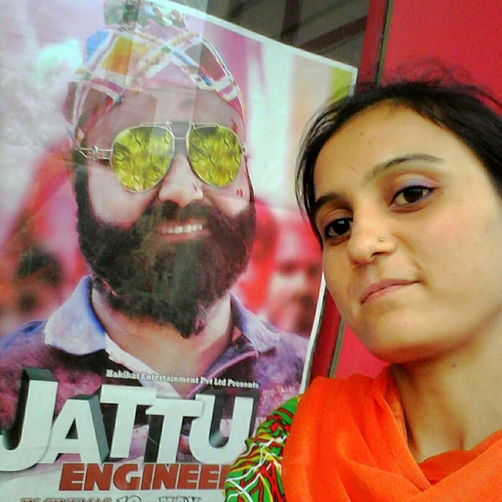 @Gurmeetramrahim #JEinCinemasToday 
@Gurmeetramrahim 
😎Headmaster G 😘 
Hmar Selfie😇😇
 #ThookLaaKe 😀