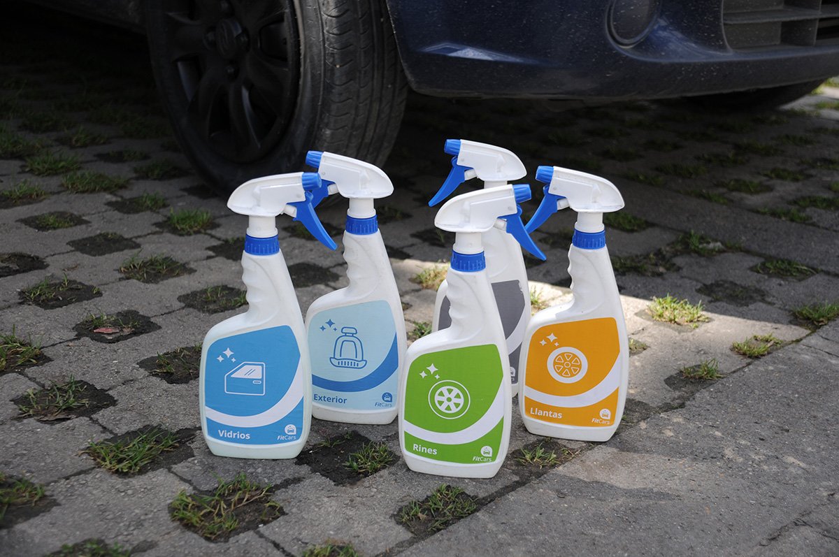 UNAL_innova's tweet photo. #LaUNinnova ¿Quiere pedir que laven su carro a domicilio? #FitCars @IngenieriaUNBog https://t.co/SR5zGAQGQB vía @unimedios #Unal https://t.co/DVZ8PA2wVE