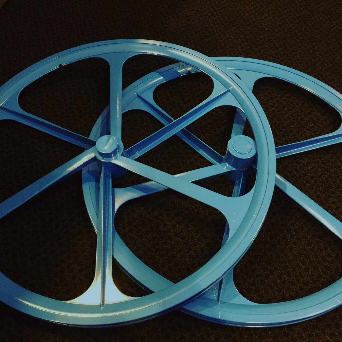 CPCPowderCoat's tweet photo. Summer time is for the outdoors! Amp up ur bike by getting your wheels done! #summer #bicycle #50arimspecial #cpc #powdercoating https://t.co/Bt3p1ooW2f