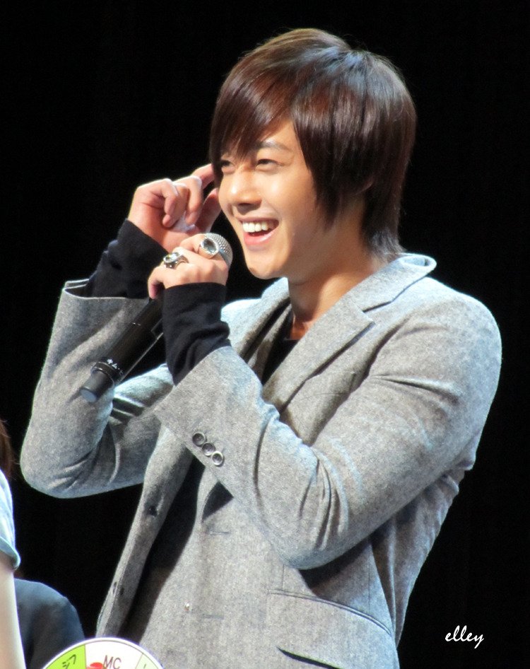 AselWas2's tweet photo. @marilyn_ebert @kikumaru2519 @givenchy62 @gilkamiranda1 @angee323818 @VeroKhjHenecia @Alicekhj0606 @kikakhj @rida_love66 @France501 @loveforever8666 @Katy63979258 @ridasaranheyo @Joongmae07 @silviacruta @WasWasasel @HJLove86 @hani_501 @mlle_deluna Happy time 😘 https://t.co/w5uq3Dnlk7