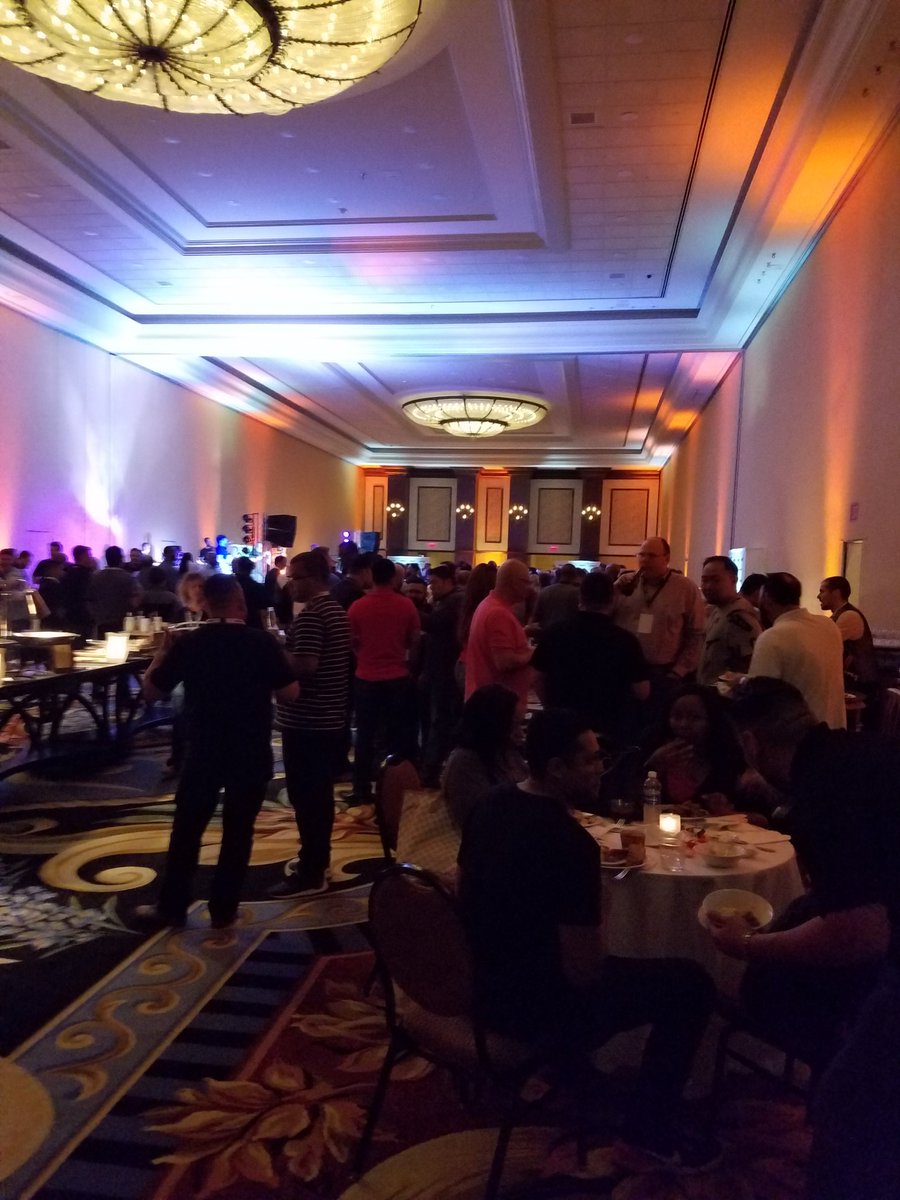 CMoyaSamsung's tweet photo. @verizon✔ SMB Summit Day 1 and 2 were a huge success! ✊🔥 https://t.co/L5HDksA5uH