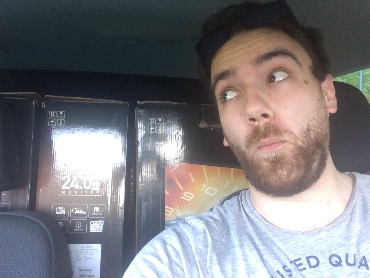 BonkTheFirst's tweet photo. Und ab geht's mit der Technik für unser Gaming House nach Berlin von Leipzig...#hot#gomonkeys#lovemonkeys https://t.co/xg3XvXKUl8