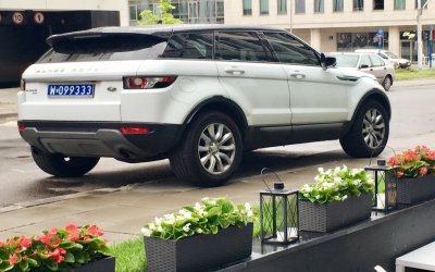 cd_cars's tweet photo. Diplomatic registered Range Rover for sale in Poland. For more information about this and many other cars check out https://t.co/yrJrCRksrb https://t.co/JuvnaviTNl