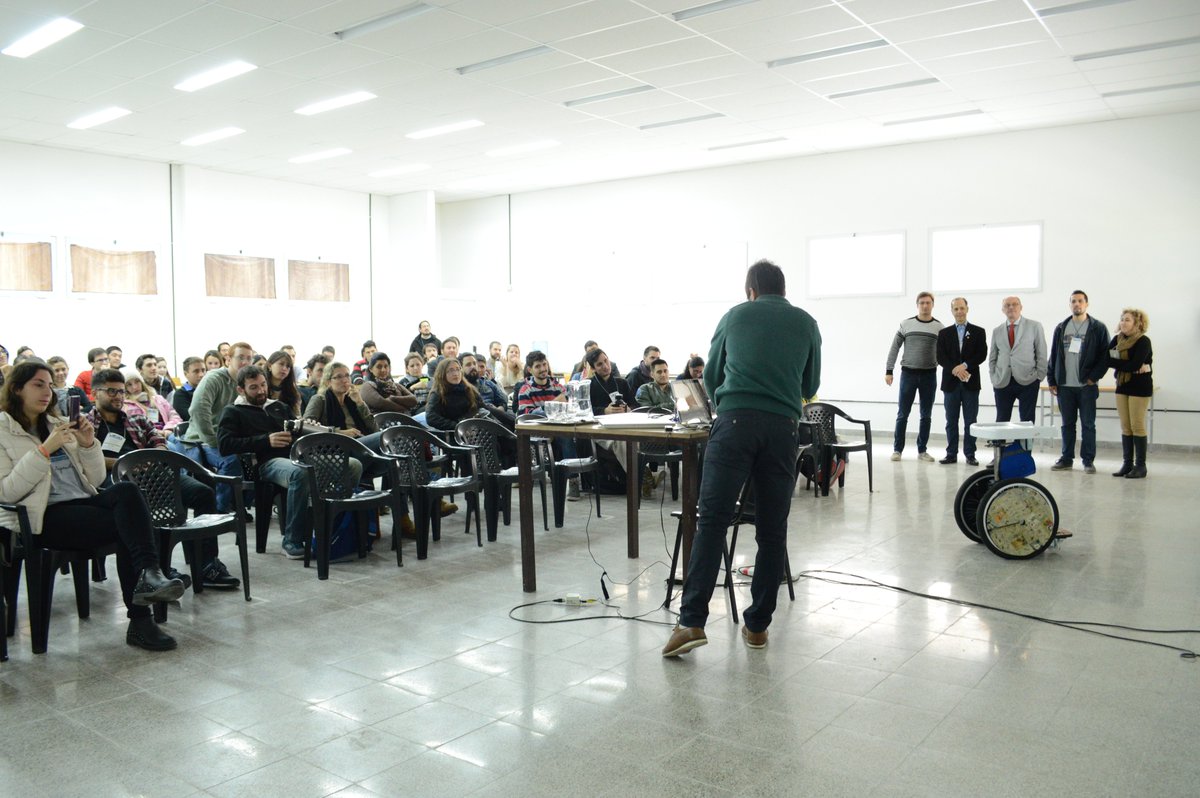 fi_uner's tweet photo. 1 Facultad, 2 Eventos. @AlborCantard de visita en la @fi_uner en el marco de la 61° Reunión Plenaria del #CONFEDI y el #IVFaei https://t.co/Wu1QFnpd8X