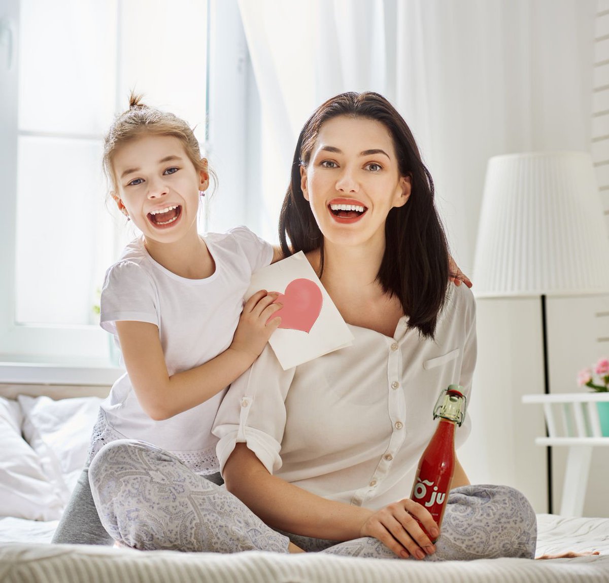 OJuBio's tweet photo. Une maman doit toujours être en forme mais n'a que très peu de temps pour prendre soin d'elle-même. Offrez lui un cocktail énergisant 💐 https://t.co/N4mRpCYoLk