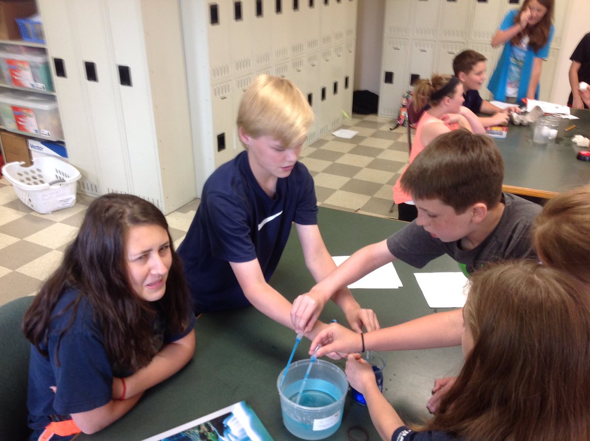 MSHSeureka's tweet photo. Last day of school, STEM experiments in progress, students still learning! Happy Summer Vacation in 66 minutes.@MSHEureka @archstl https://t.co/POhACW6n4N