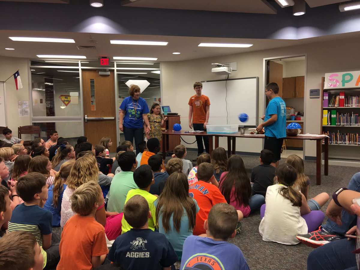 DaveSurdovel's tweet photo. Thanks Ann Star for inviting me to @TISDCPES Science Day - Lots of great learning! #TeamTomball @PaulaMaeker @CPESMrsShiflet @CPESmissragan https://t.co/mIxSsczSlH