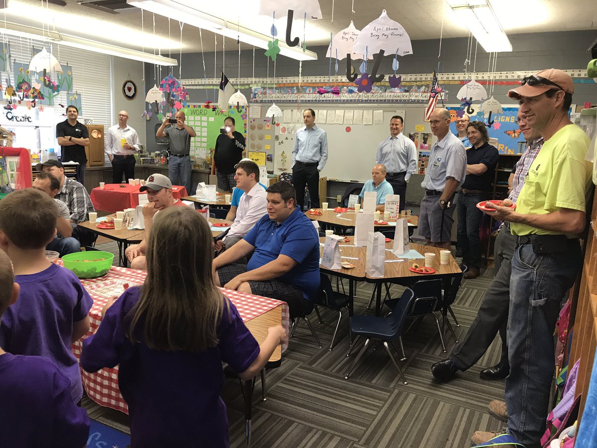 CCLSCollier's tweet photo. Dads and Donuts! @CCLSBelsha @CCLSChargers https://t.co/GTxQuj2QtQ