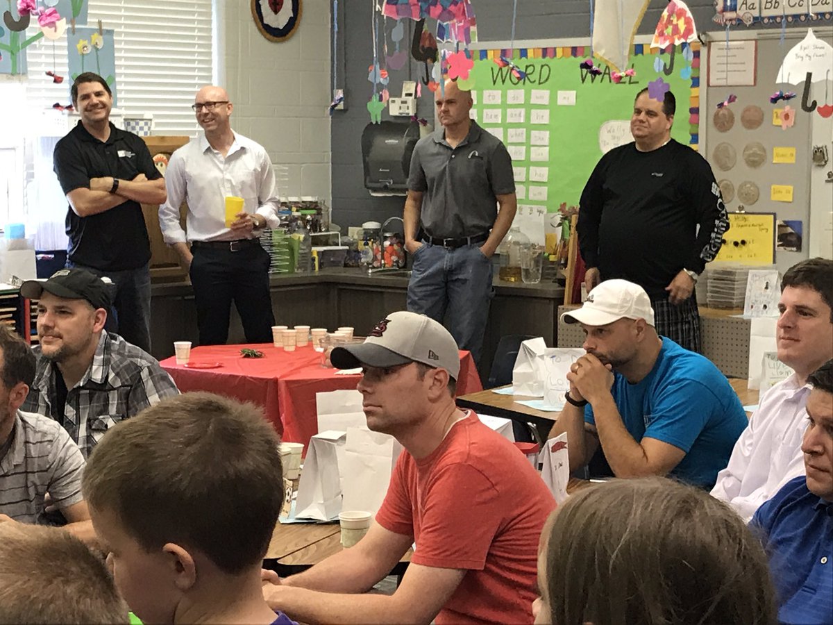 CCLSCollier's tweet photo. Dads and Donuts! @CCLSBelsha @CCLSChargers https://t.co/GTxQuj2QtQ