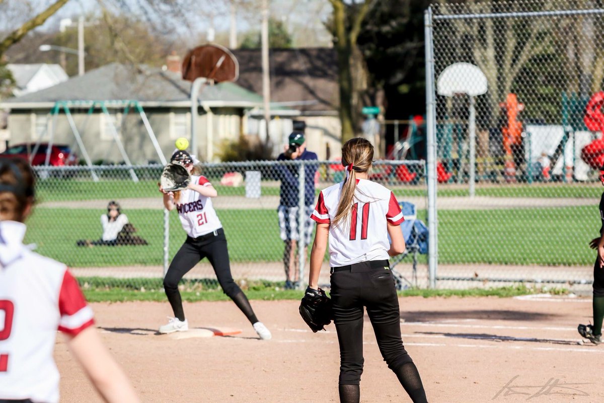 lafsoftballl's tweet photo. It's senior night! ❤Come down to Olbrich @ 5 vs East #gethit https://t.co/LNeMkSQeOM