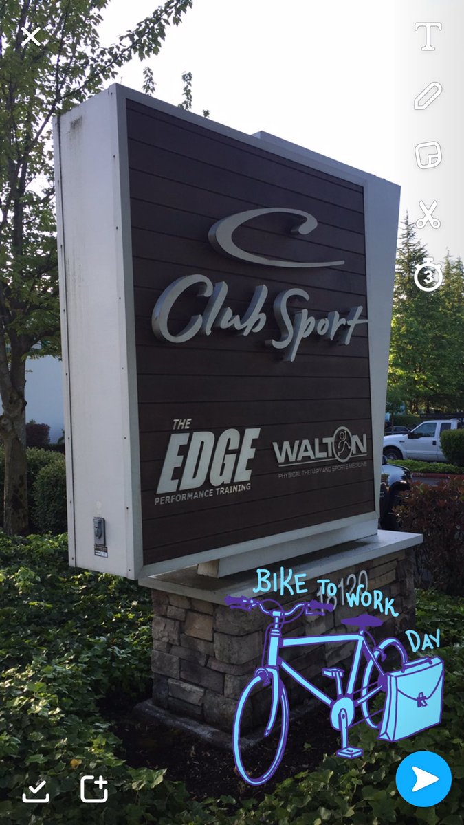 KimKimjacobs5's tweet photo. Beautiful morning for biking to work or play! Fun giving out water this morning to the bike riders @ClubSportOre @SchlagerJS #livehealthy https://t.co/QANg1rxdVI