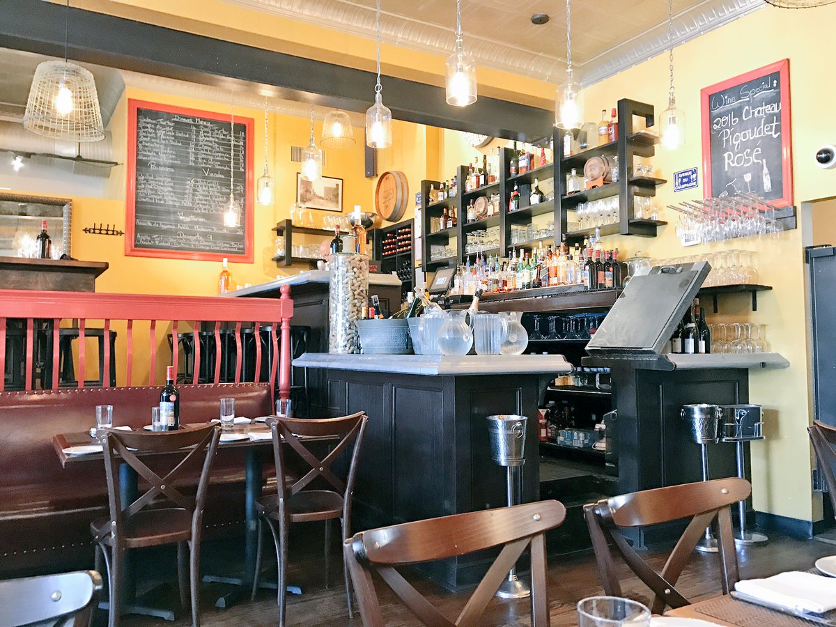 Why haven't I been to <a href="/lapiquettedc/">La Piquette DC</a> before? This is super cute!