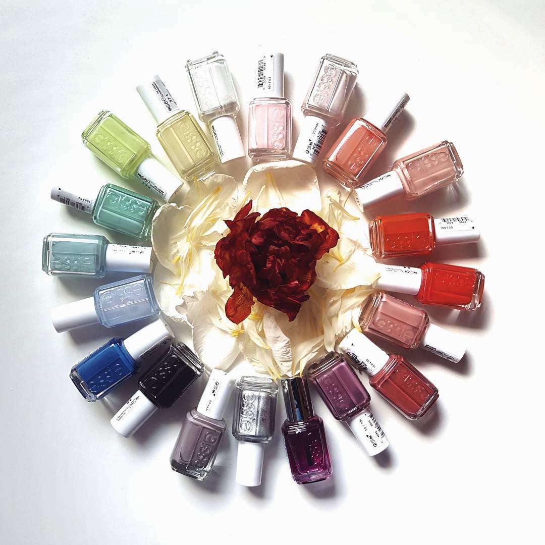 essie tweet media