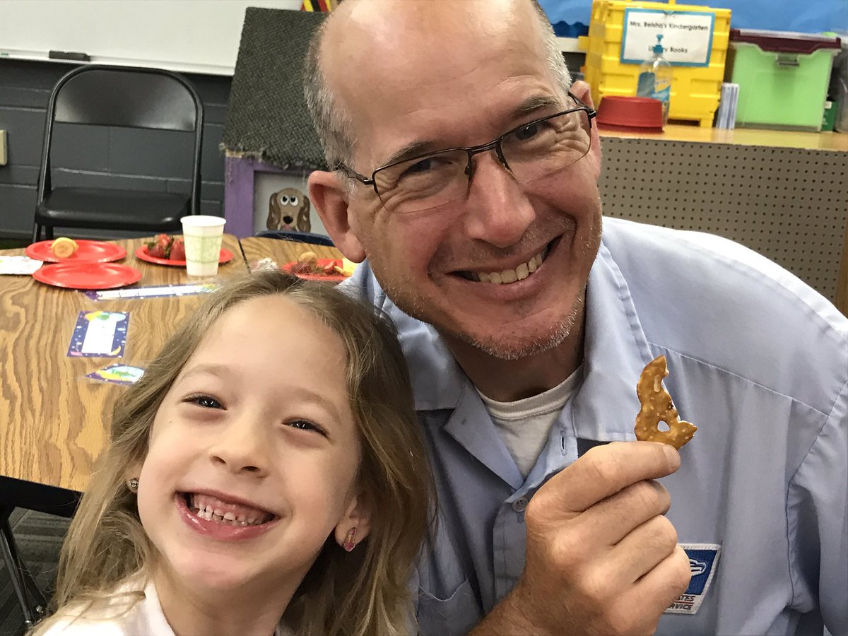 CCLSCollier's tweet photo. Say 🧀! @CCLSBelsha @CCLSChargers https://t.co/2kYioCIqvY