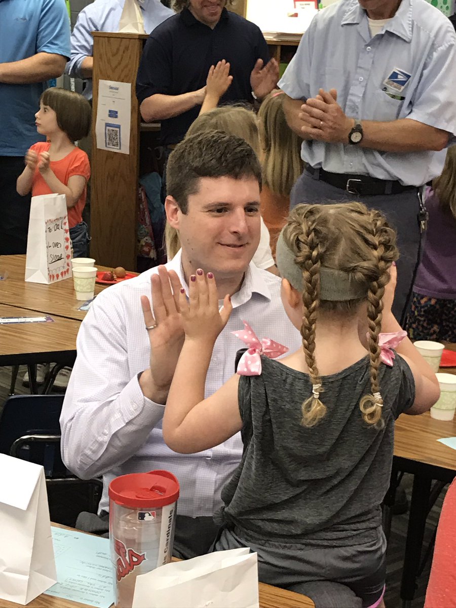 CCLSCollier's tweet photo. Dads And Donuts @CCLSBelsha @CCLSChargers https://t.co/RrcunAaHWT