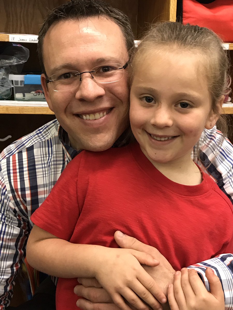CCLSCollier's tweet photo. Daddy's girls 👱🏼‍♀️👧🏻 @CCLSBelsha @CCLSChargers https://t.co/TnDEfay1zY