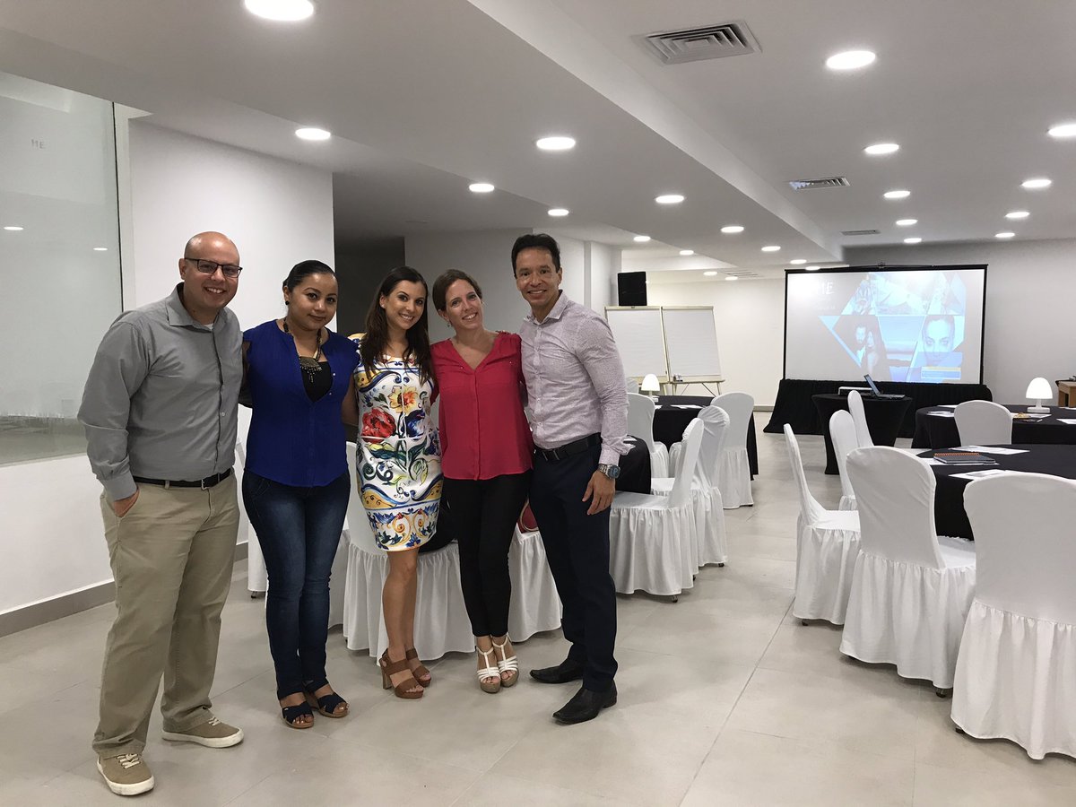 Pamelacpn's tweet photo. #ilovemyteam #mhi_americas #welovemelia rh in action! #mecancun https://t.co/vvKwuK3aQq