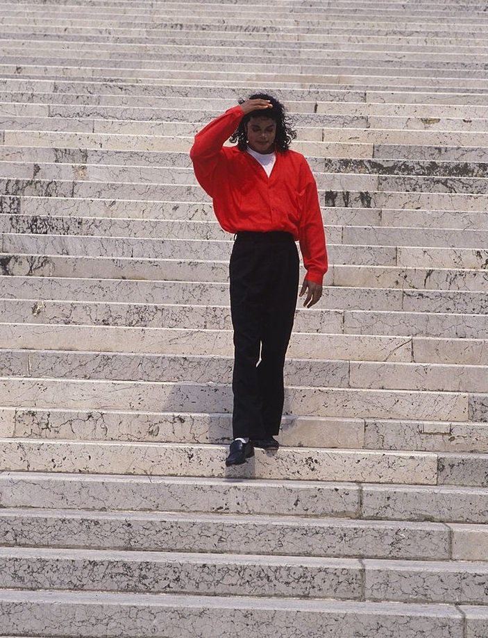 GMJHDvideos's tweet photo. #OnThisDay May 19th 1988 - Michael Jackson arrived in Rome, Italy for his "Bad World Tour" and stayed at the Lord Byron Hotel.
#MJFAM https://t.co/eLv4vn9U2N