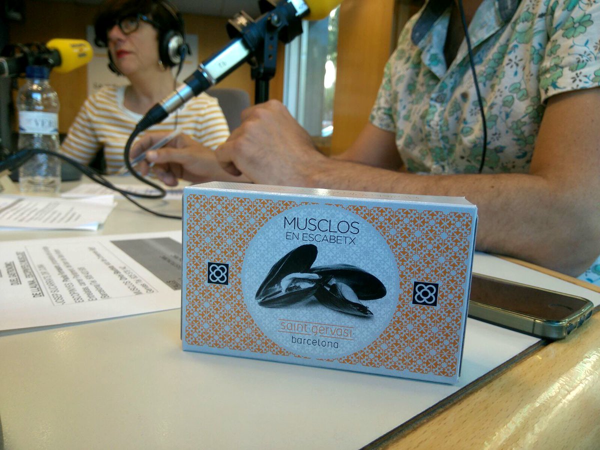 tardacatradio's tweet photo. 🔴 Les llaunes d'#entrelatas són tan boniques que sap greu obrir-les!
Bé, no. Però són precioses.
▶https://t.co/aM6J79E9BO https://t.co/DhKovTGmdu