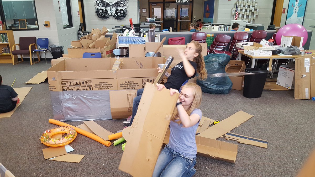 GMSGOAL's tweet photo. This picture perfectly sums up how Randi &amp; Emmalee feel about their boat, the S.S. Caesar. #willitfloat. #hairstuckintape https://t.co/pODYJ4uiJn