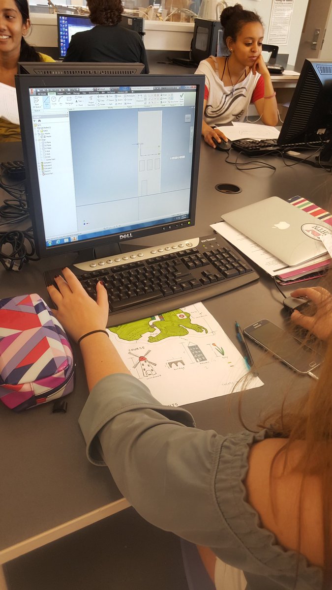 Ms_Brawner's tweet photo. Engineering 1 students creating sketches and 3D models for their mini-golf course designs! @YorktownHS @WLHSTechEd #CTE #3Dmodeling https://t.co/bB6eXAx9Dq