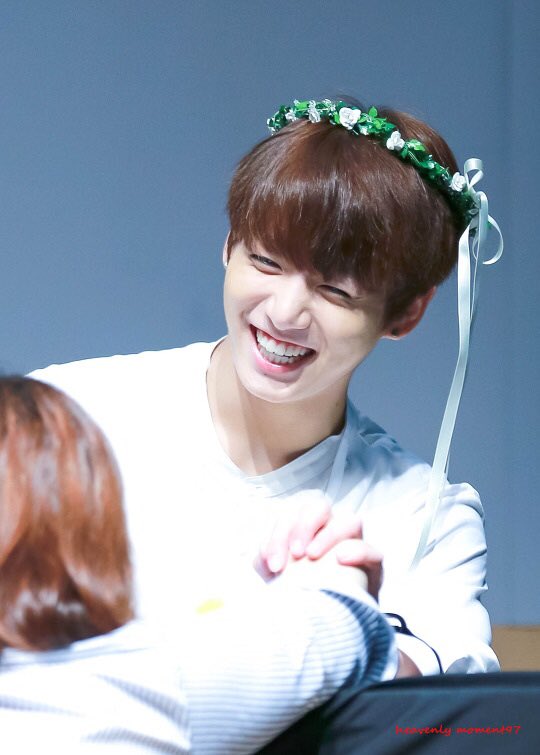 jeonggukupdates's tweet photo. The way he grits his teeth when he acts cute or when he is shy is so precious 😁

Vote for BTS as Billboard Top Social Artist!
#BTSBBMAs https://t.co/BB3dUBYnnV