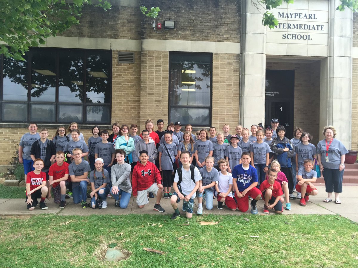 IntMaypearl's tweet photo. Intermediate students who earned 100 AR points are headed to Mountasia to celebrate their hard work! 📚#readingcantakeyouanywhere https://t.co/TTMoJTJ5rF
