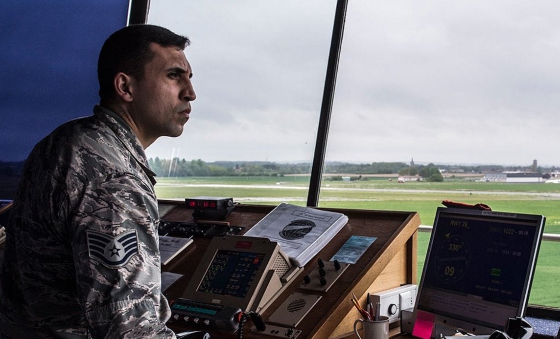 lecho's tweet image. Sur cette base #US en Wallonie, on mange au Burger King et on paie en dollars. Reportage chez les G.I.'s de Chièvres bit.ly/2qFq1aS