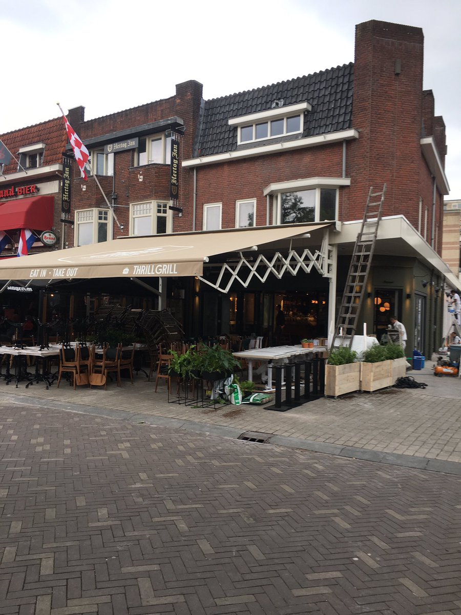 Laatste werkzaamheden aan nieuwe aanwinst op <a href="/Piusplein/">Piusplein Tilburg</a> in #binnenstad #Tilburg <a href="/ThrillGrill/">Thrill Grill</a>