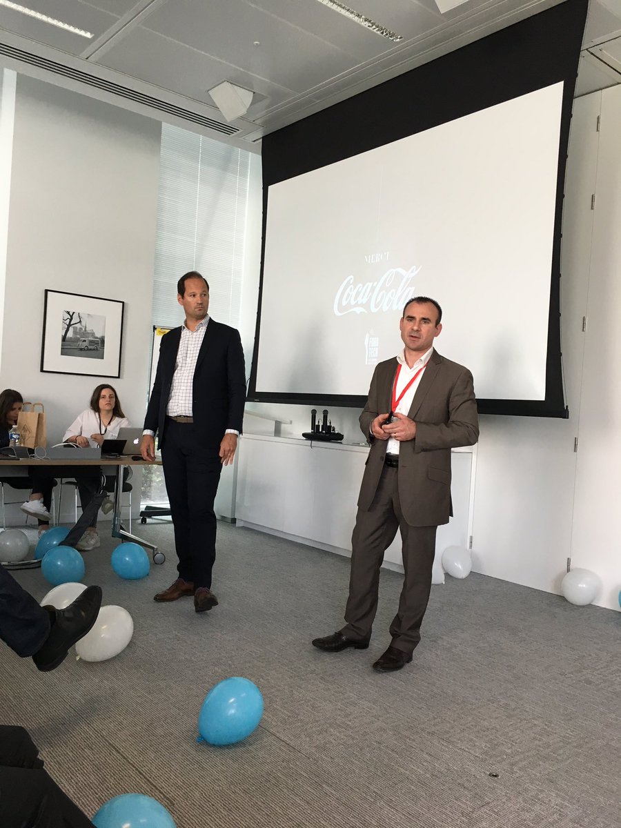 alex_poncet's tweet photo. Très heureux d'accueillir 2 Bourguignons from @Dijon  pour #DigitalFriday pr parler @LaFoodTech @CocaColaEP_FR cc @WeLoveBourgogne https://t.co/Ie3OzrPNa9