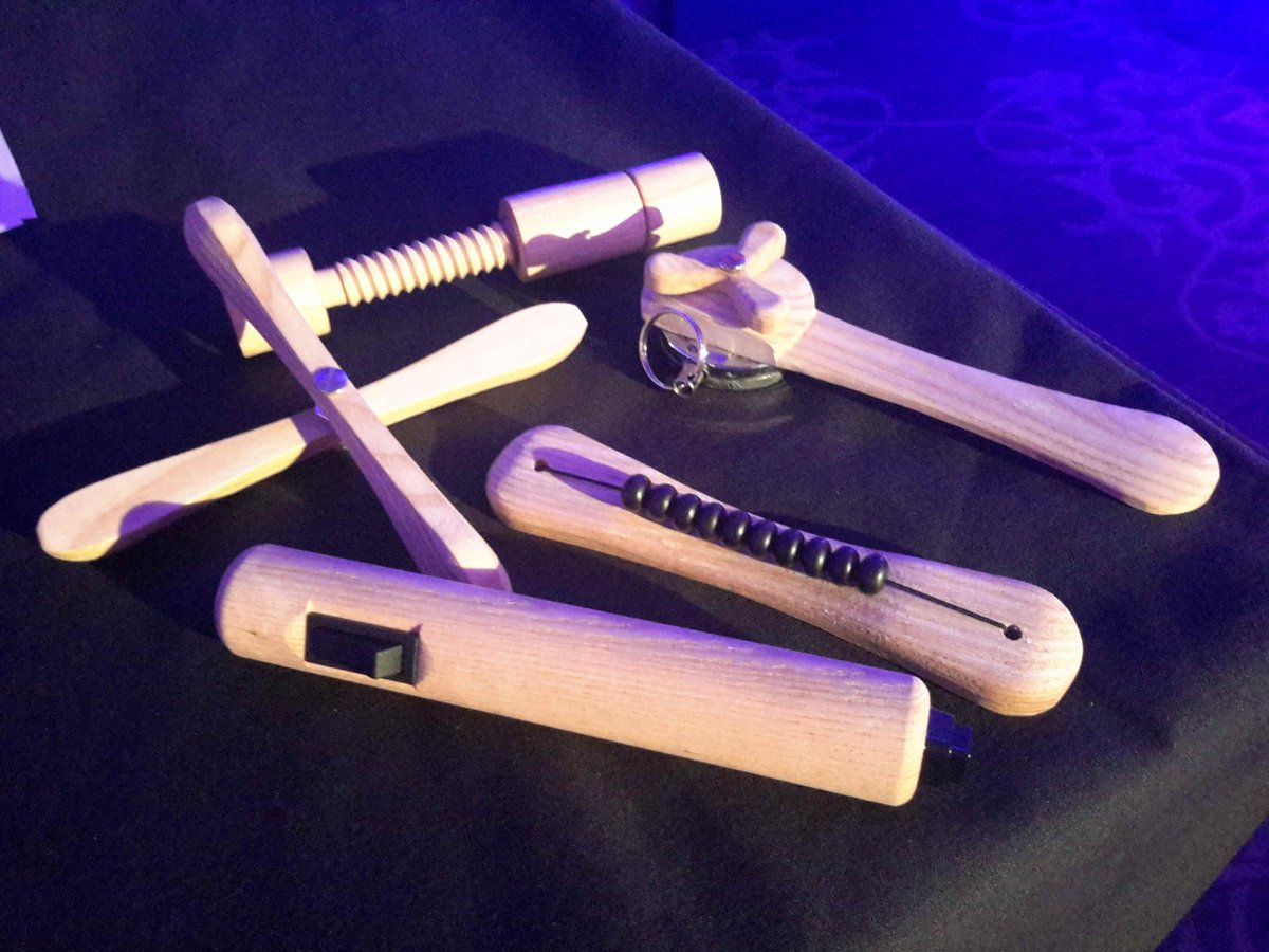 Rik_Williams's tweet photo. "Is fidgeting the sign of an unmet need?" #fidgetWidget kit; inclusive #assitiveTech @alzheimerssoc #asac2017. #unitedagainstdementia https://t.co/9JRarZbNbg