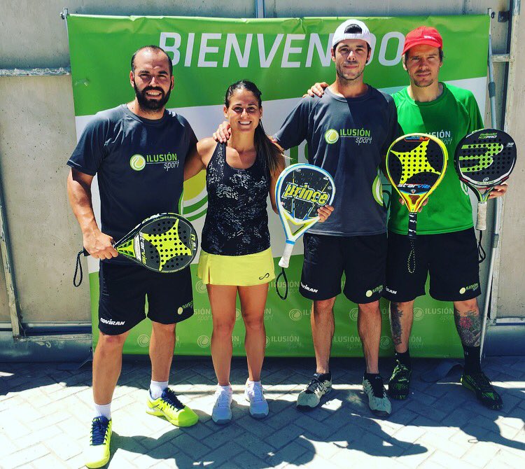mari_villalba's tweet photo. Gran entreno de viernes con los cracks de @eu_bedmar @ajbedmarc !!Seguimos preparando WPTBARCELONA!!! Vamosss👏👏!Enamorada de esos colores💚💚💚 https://t.co/rDgnH2qmm4