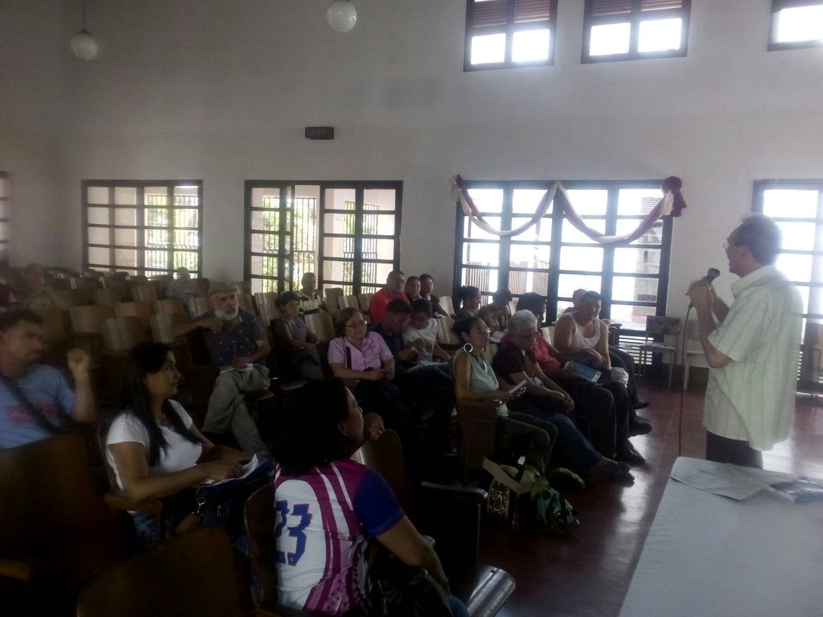 registropptruj's tweet photo. Poder Popular Organizado Socializa y Debate La Asamblea Constituyente en el #CorredorBNBTCmteSupremo Edo. Trujillo @MPComunas @RangelSilva4F https://t.co/jdavS4z104