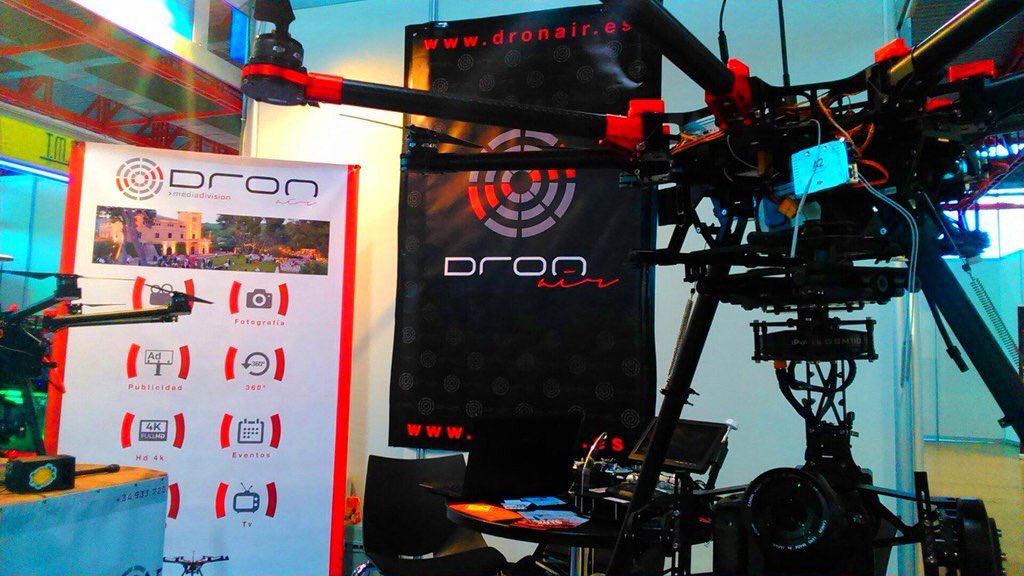 KapitalEmpresa's tweet photo. Hablamos de la revolución de los drones con Javier Carmona, project manager de @dronair 📻https://t.co/ulpkwKW1XK https://t.co/OjdJtvf2Kx